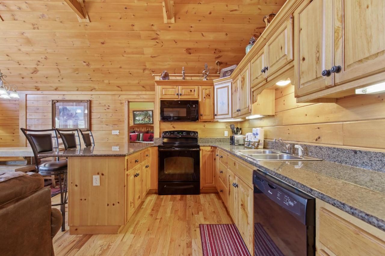 Above The Clouds, 4 Bedrooms, Pool Access, Private, Gaming, Sleeps 16 Gatlinburg Exteriér fotografie
