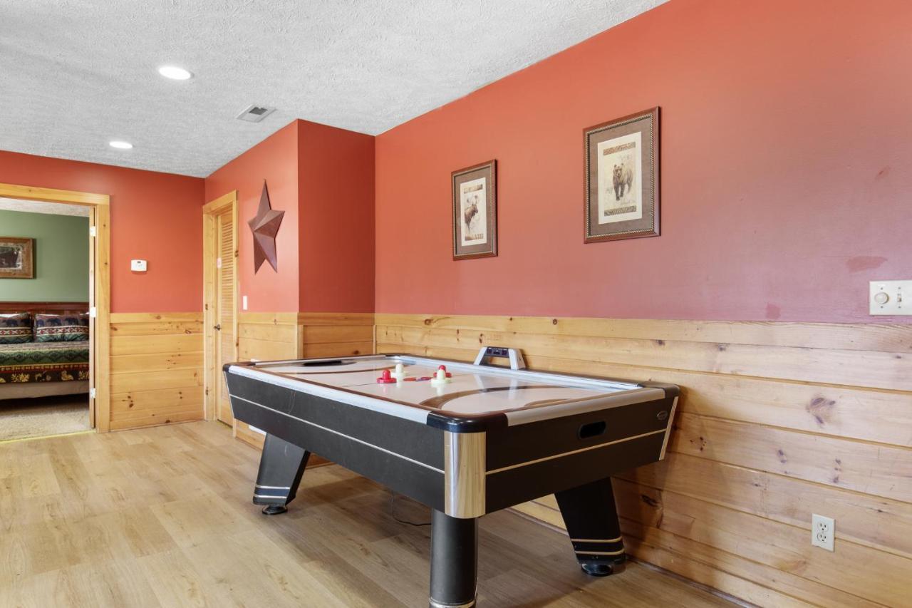 Above The Clouds, 4 Bedrooms, Pool Access, Private, Gaming, Sleeps 16 Gatlinburg Exteriér fotografie