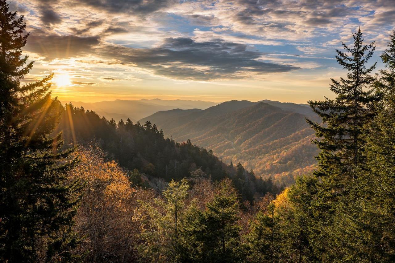 Above The Clouds, 4 Bedrooms, Pool Access, Private, Gaming, Sleeps 16 Gatlinburg Exteriér fotografie