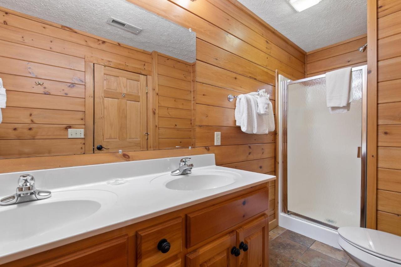 Above The Clouds, 4 Bedrooms, Pool Access, Private, Gaming, Sleeps 16 Gatlinburg Exteriér fotografie