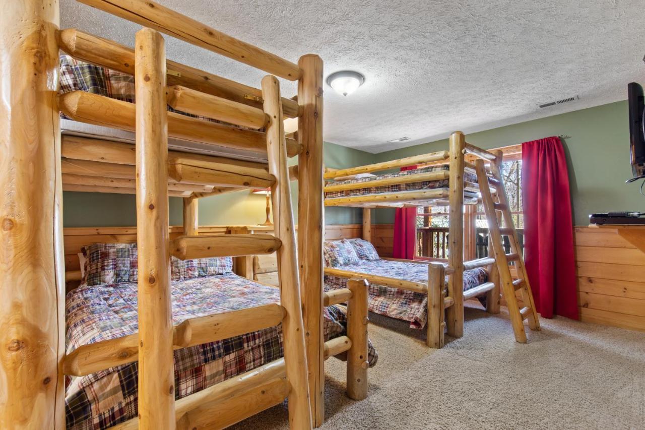 Above The Clouds, 4 Bedrooms, Pool Access, Private, Gaming, Sleeps 16 Gatlinburg Exteriér fotografie